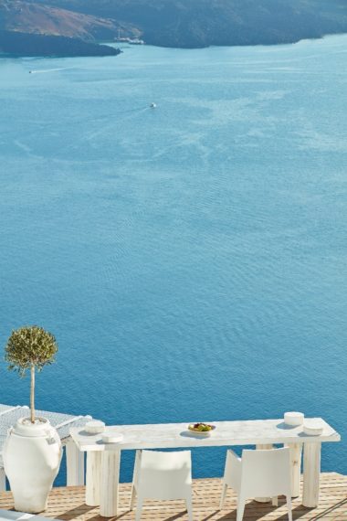 Sun Rocks in Santorini - Naido Wedding